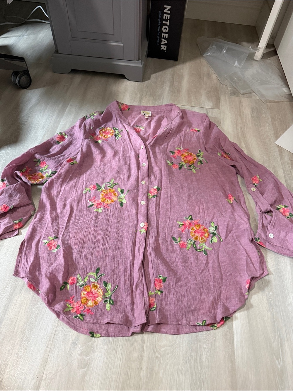 fig and flower Lilac Embroidered Floral Shirt size XL